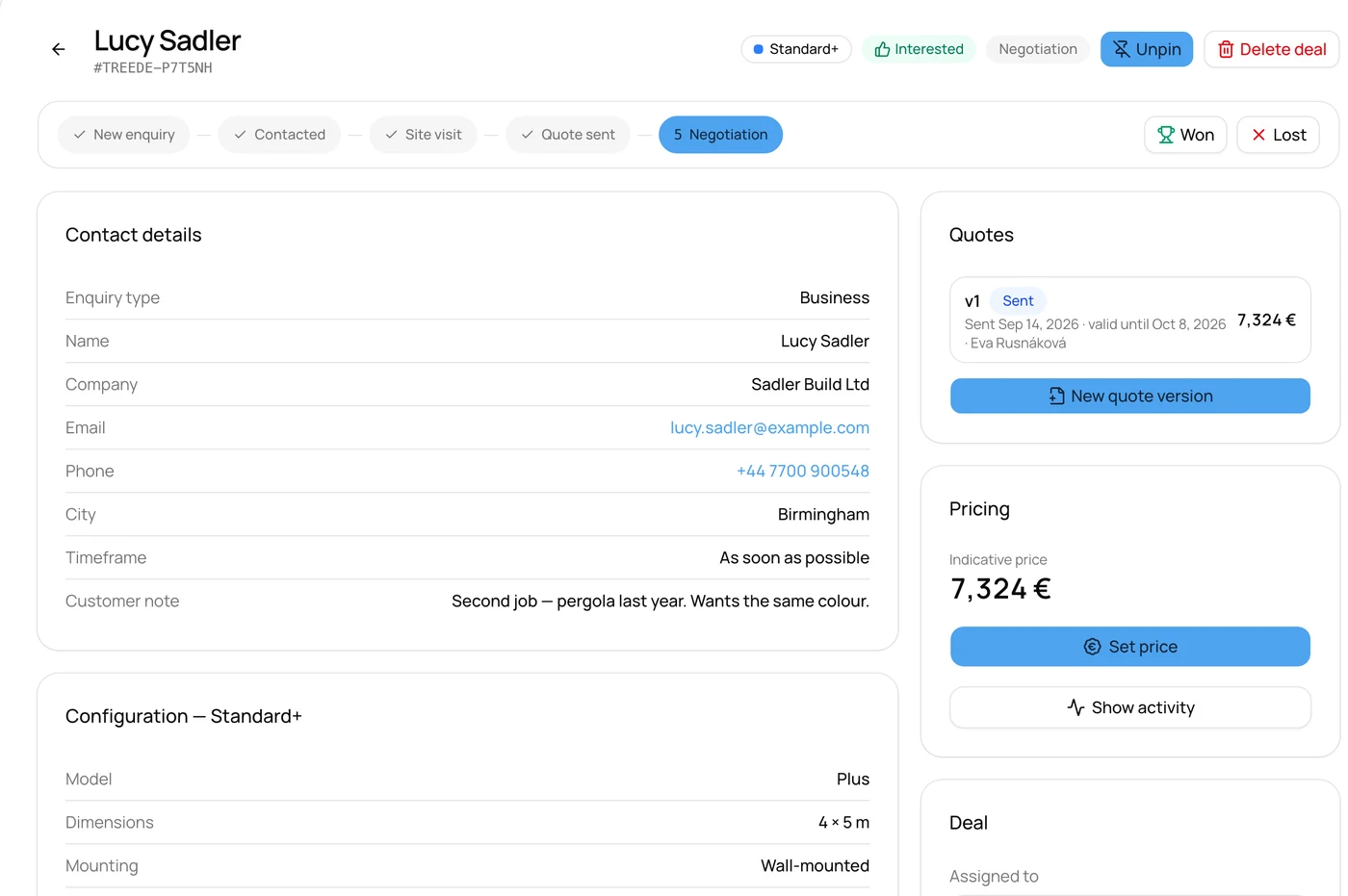Tarjouspyyntö treede CRM:ssä: 4 × 5 metrin pergolan erittely, alustava hinta ja lähetetty tarjous